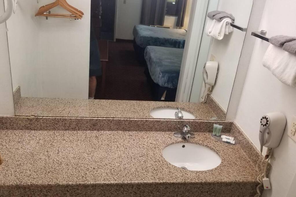 Osu Queen Hotel Room 118 Booking Stillwater Buitenkant foto
