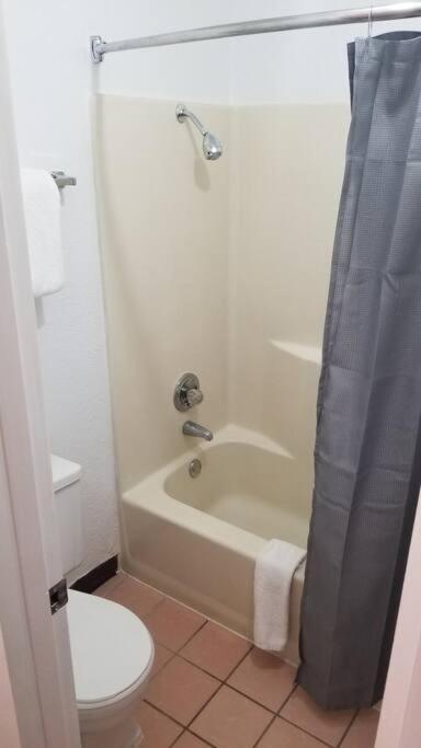 Osu Queen Hotel Room 118 Booking Stillwater Buitenkant foto